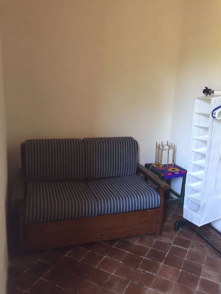 第二间客房配有沙发床