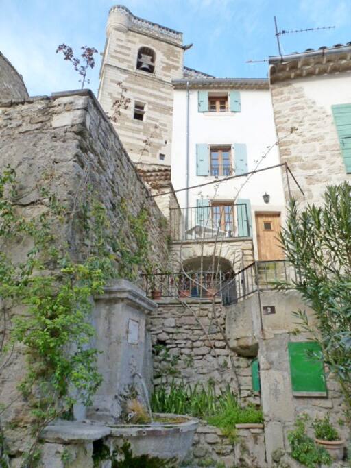 Une maisonnette toute en hauteur