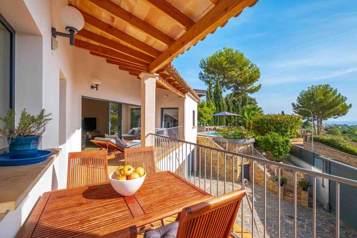 Luxury 4 bed Villa Bendinat private pool gallery image 4