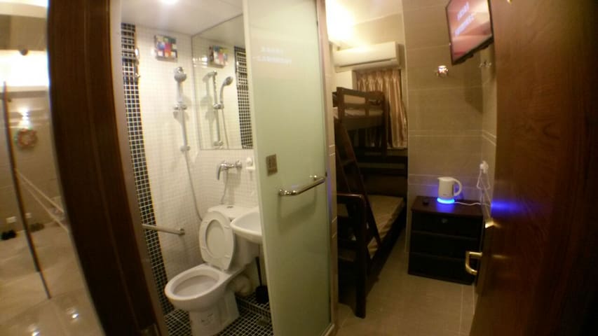 MK MTR:Family Hotel for 1~3 ppl Rm.11