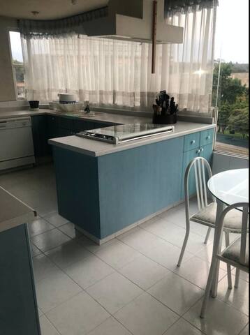 Amplio departamento de lujo. 300 m2. Vigilancia 24 gallery image 4