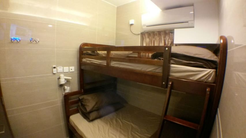 MK MTR:Family Hotel for 1~3 ppl Rm.33