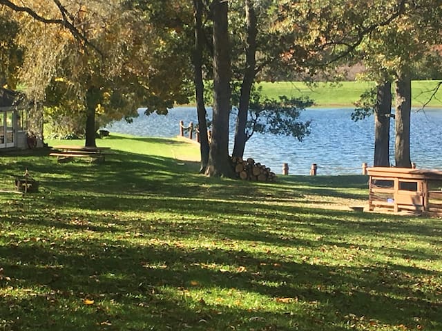 Haven Lake 10 acre-Estate near Fontana/Geneva Lake