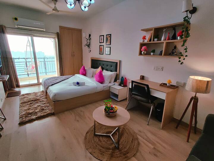 Goodvibe's studio Sundown vibes Apartments for Rent in Noida, Uttar Pradesh, India Airbnb
