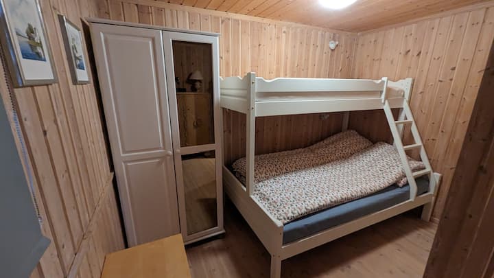 2号卧室配有家庭双层床。
向上75x200
下跌120x200