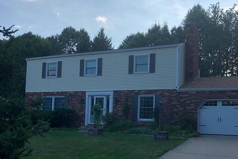 Spacious Home, 6 Miles from ND Stadium