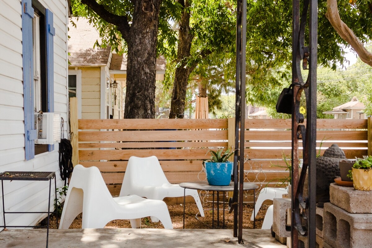 Frida House | Walk to Food + Coffee | Free Bikes