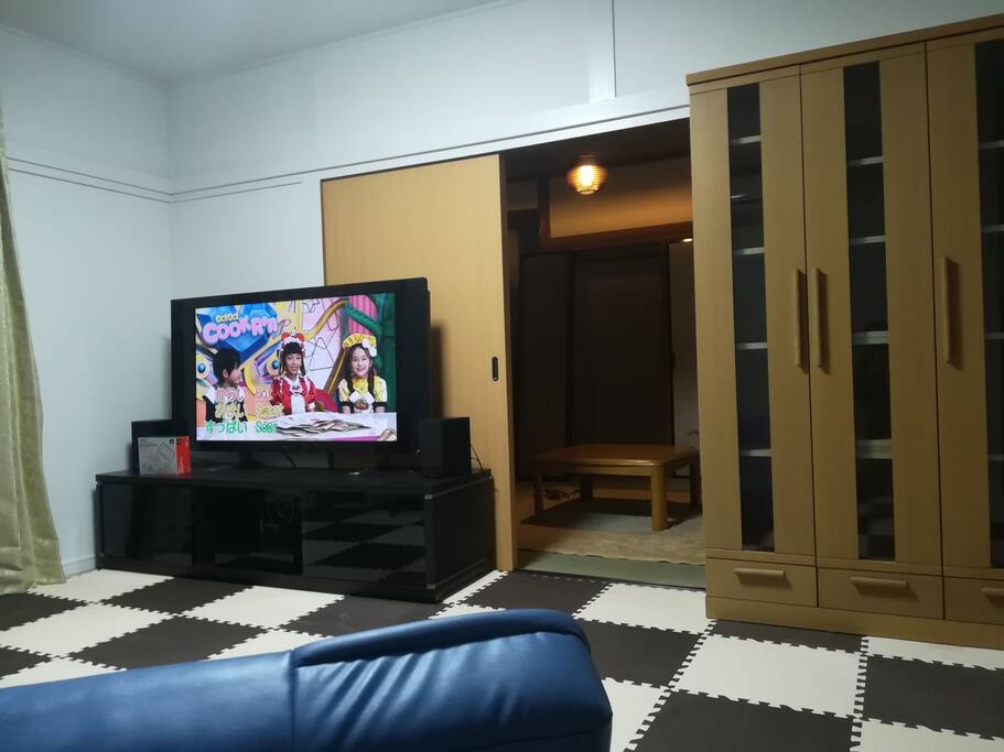55インチテレビ 漫画本棚