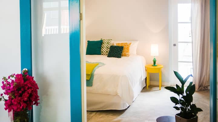 Dormitorio separado del salón