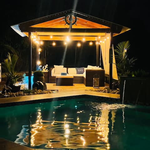 Entire home with 3 bedrooms in Isabela - Pepa's Cabin/Private Pool 10 Guests near the Beach