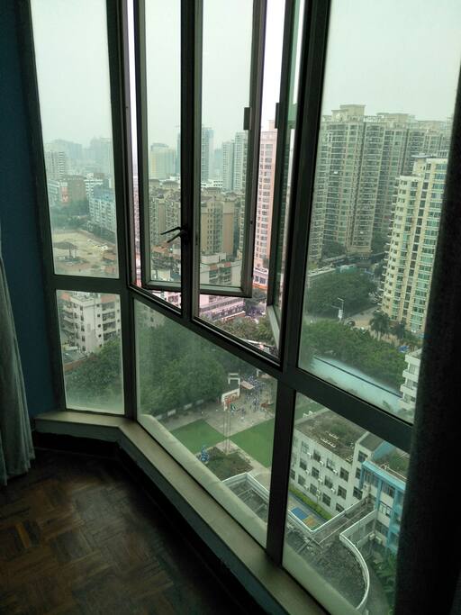 次卧落地飘窗,承揽360°阳光