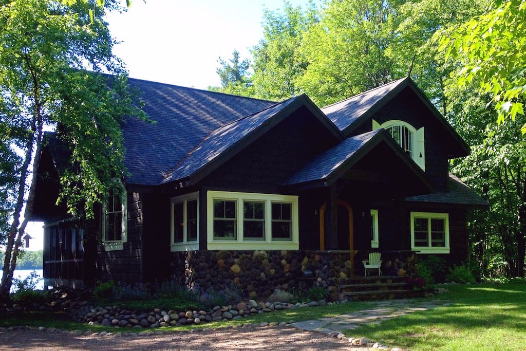 Story Book Vintage Northwoods Lodge Cabins For Rent In Hayward