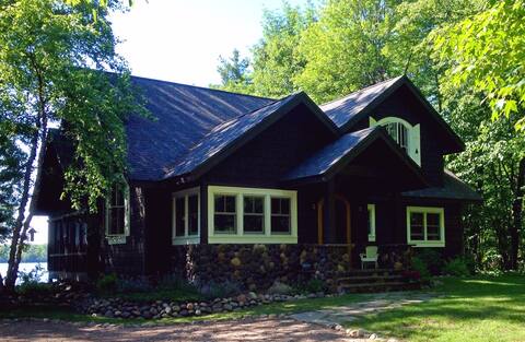 Story Book Vintage Northwoods Lodge
