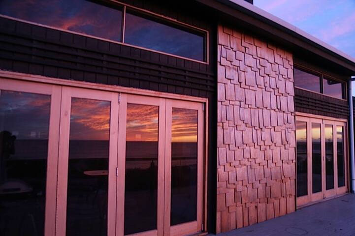 Driftwood Bay of Fires gallery image 4