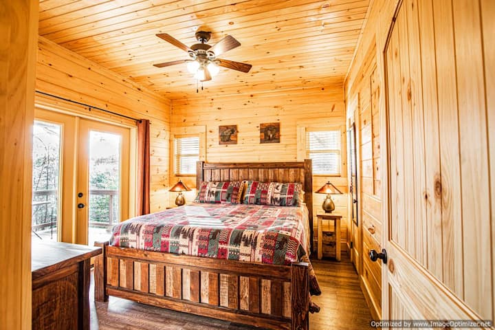 2nd bedroom king-sized bed