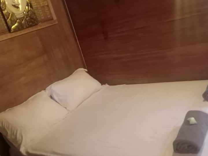 Veliki bračni krevet.