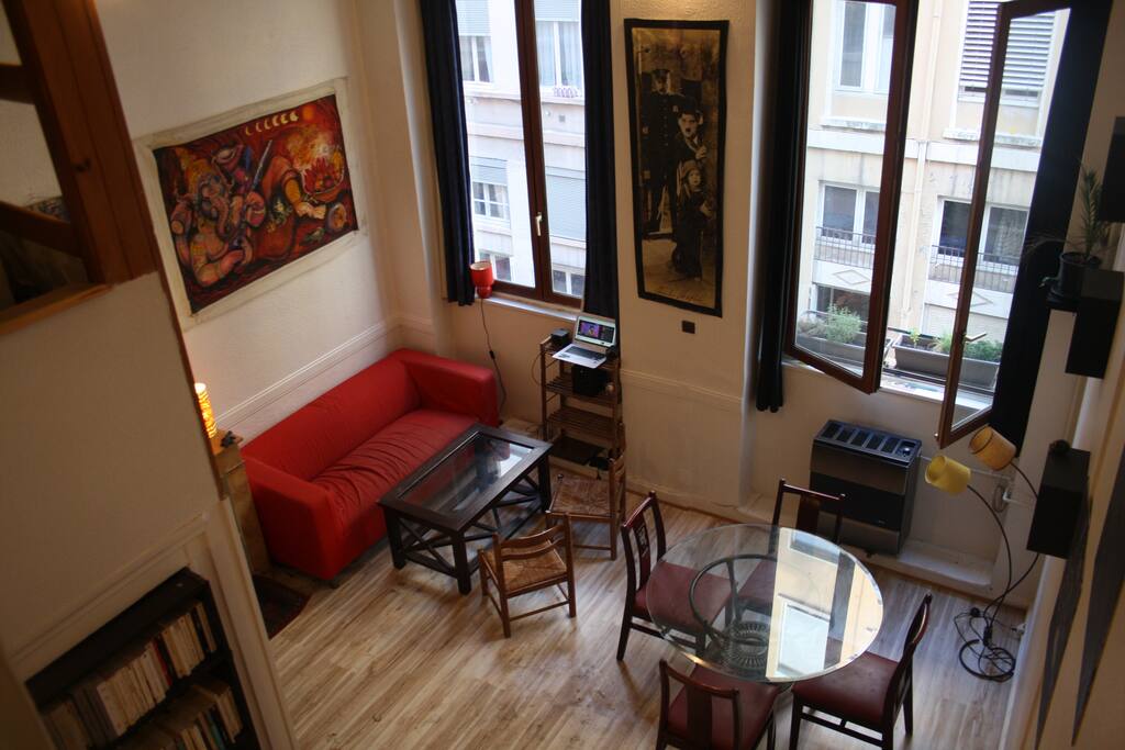 la pièce à vivre vue depuis la mezzanine