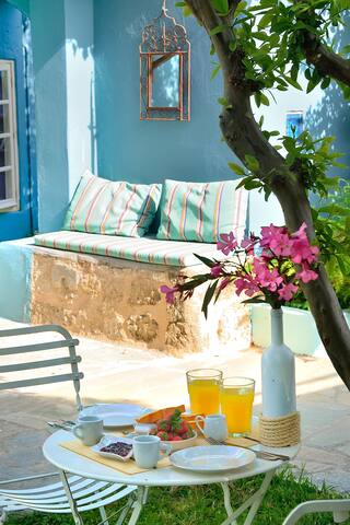 AriadiRodi-Groups&Families-Garden in Medieval Town gallery image 3