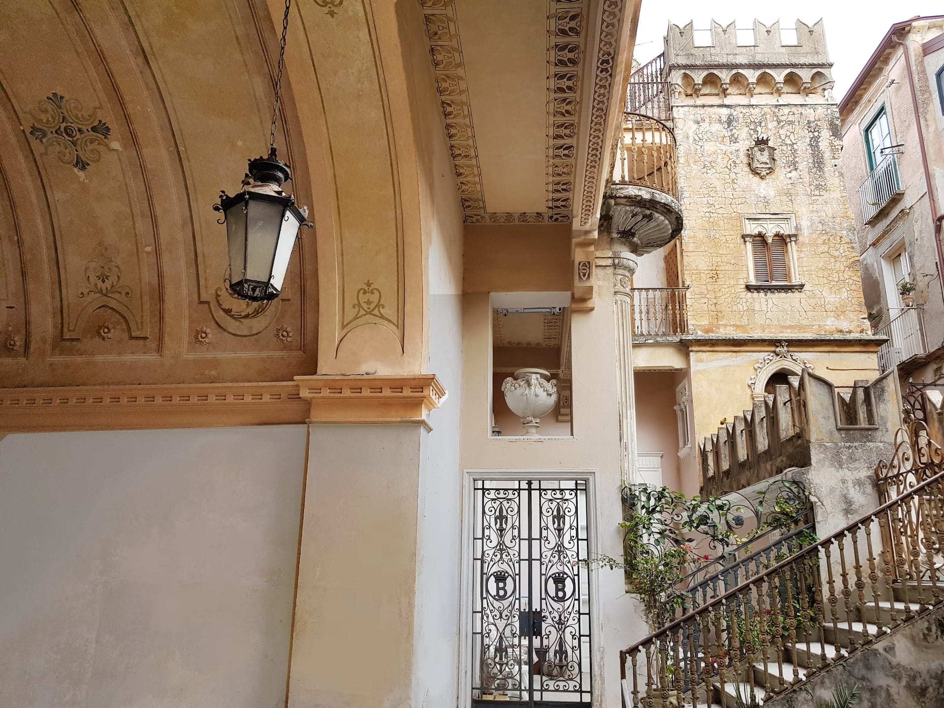 Celine: center, 5 min walk to beach, 10 min to train station