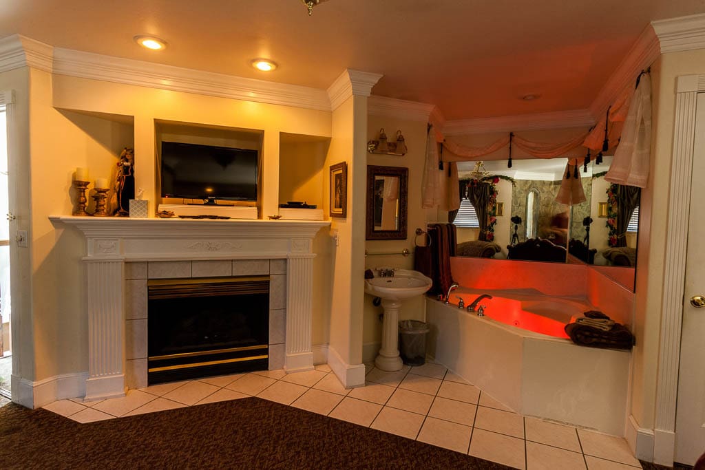 Lovely Jetted Tub