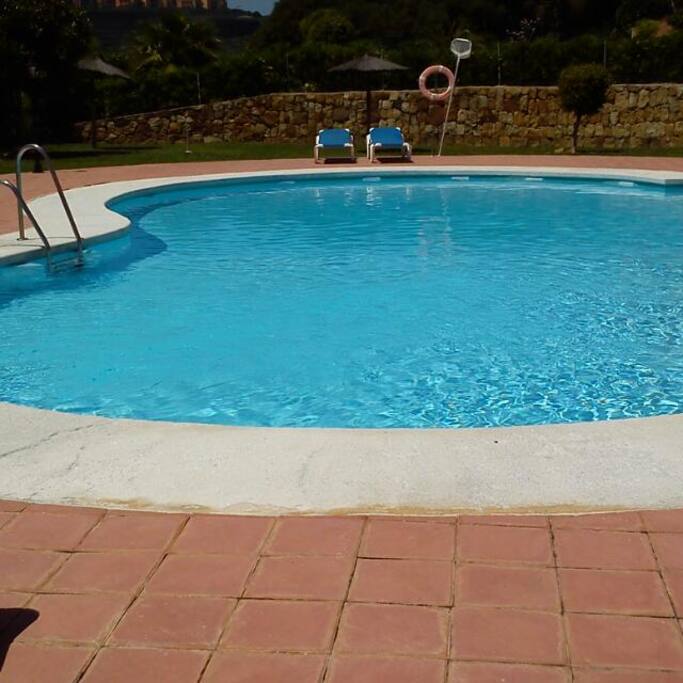 la piscina
