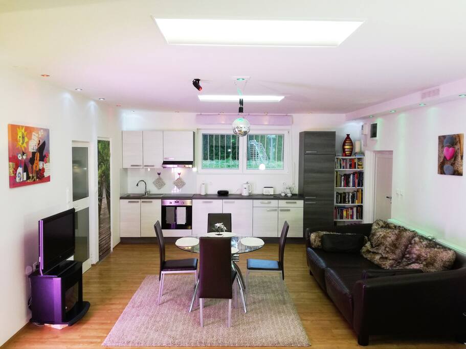 Welcome Hills Apartment