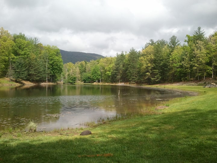 6 Sycamore Romantic Mt Cabin, Lake, Fishing Cottages for Rent in