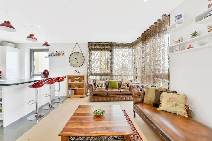 Spacious, Clean & Secure London Apartment