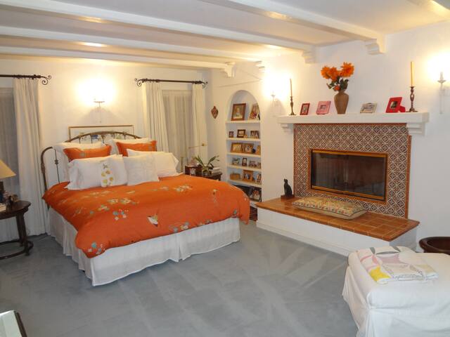 Entire home and excellent location gallery image 5