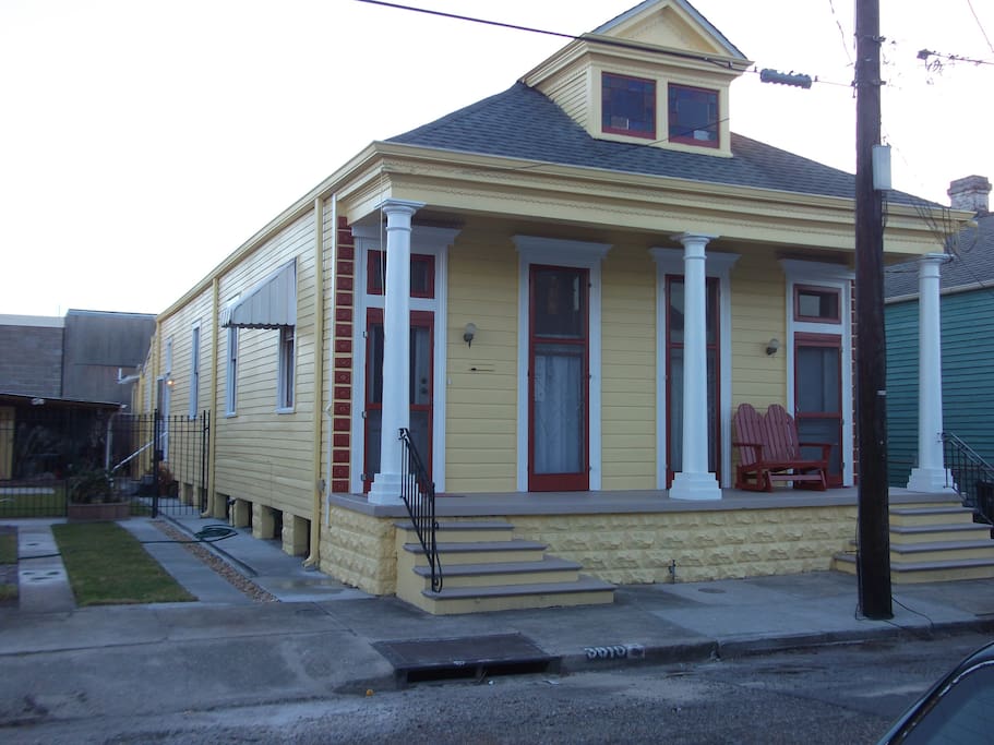 Bywater shotgun double with on-street parking