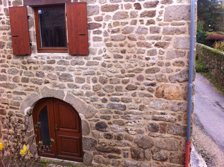 Character house with green Ardèche