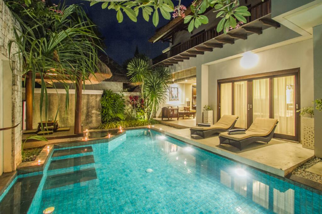 Relaxing Area :Pool, Gazebo, Sunbathing Spot, Living Room