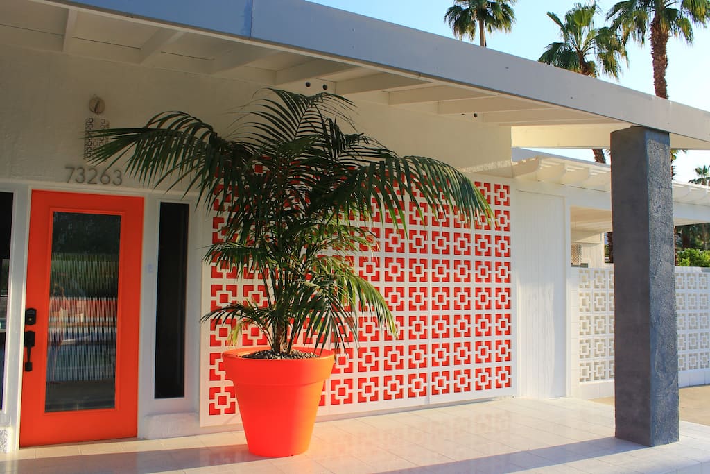 Retro-square custom mid-century trellis entry way with Terrazzo tiles