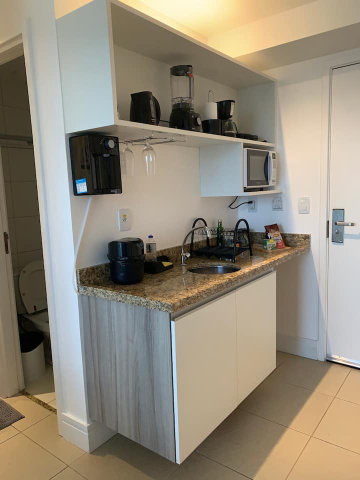 Flat Encantador, Wi-fi, Tv Smart,  Completo - Macaé