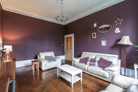 Characterful 8 double bed,8 bath, nr beach & golf.