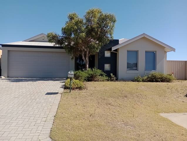 entire house to yourself opp a park (max 6 guests)