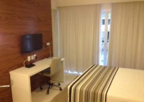 Flat SHN in the heart of BSB (Wifi 125MB, Cable TV)