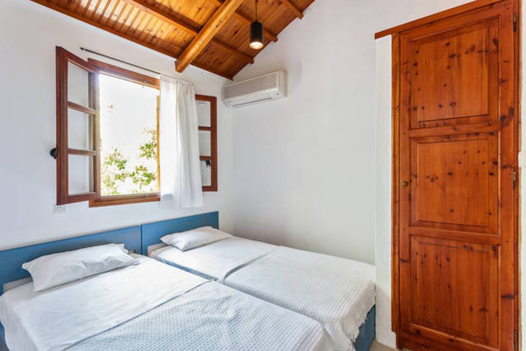 per apt bedroom