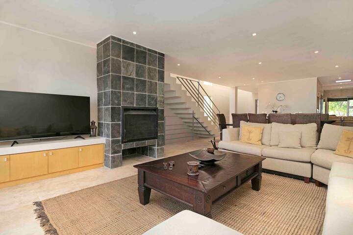 Fresnaye Luxury Home gallery image 5