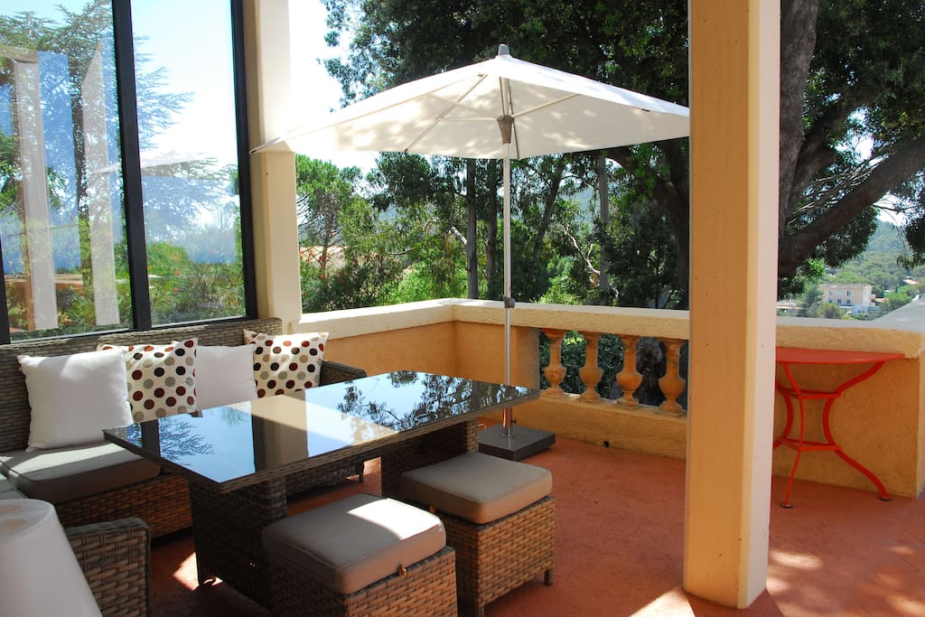 Terrasse et Loggia vue mer.