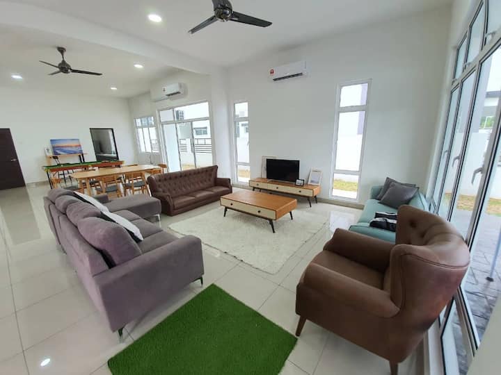 Desaru Beach Arcadia Villa Manage By Convergence Villas For Rent In Bandar Penawar Johor Malaysia