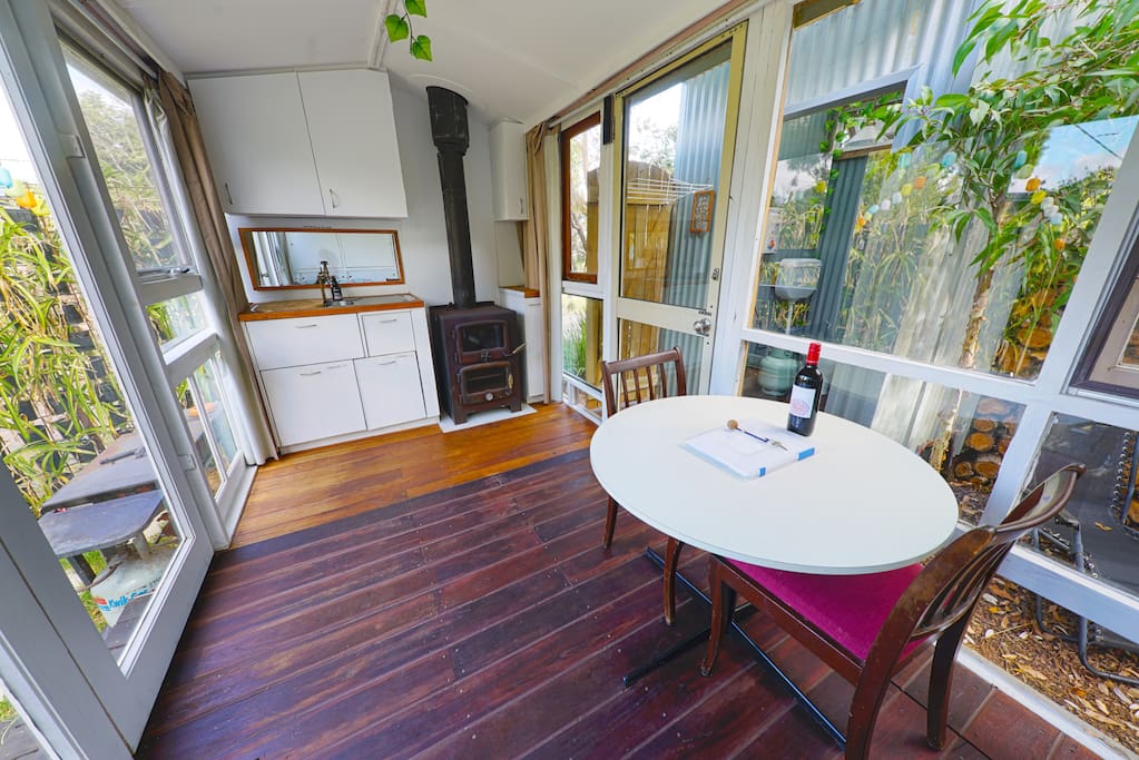 Cosy living area - BBQ, kitchen and dining facilities