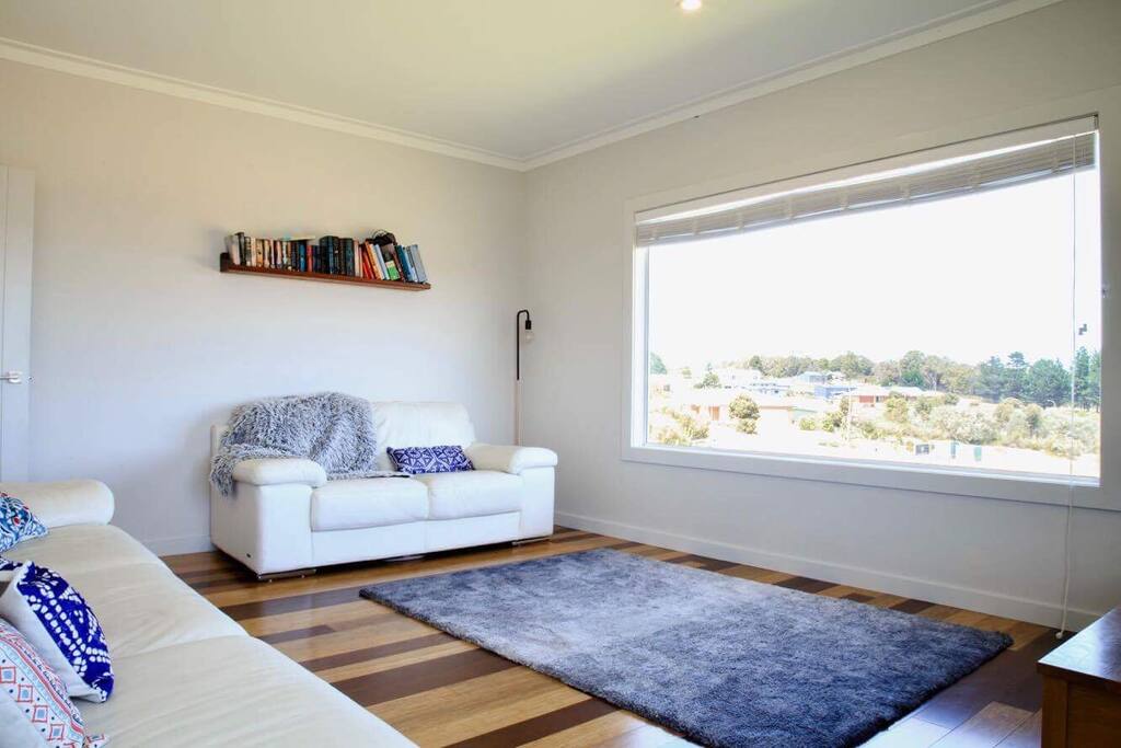 Seperate Lounge/theatre room with beautiful big viewing window and stunning views (large flat screen tv mounted on the wall)