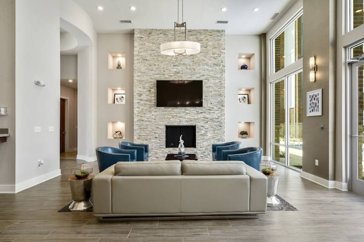 ★★Amazing LSU Condo by Muse's Place!! ★★