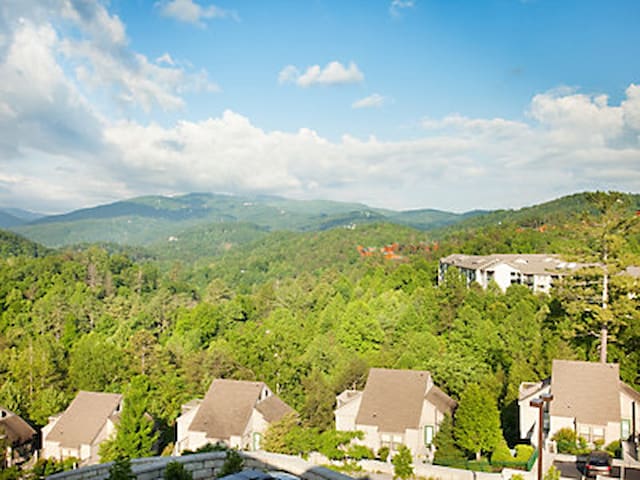 Airbnb 110 Mountain Loft Dr Vacation Rentals Places To Stay