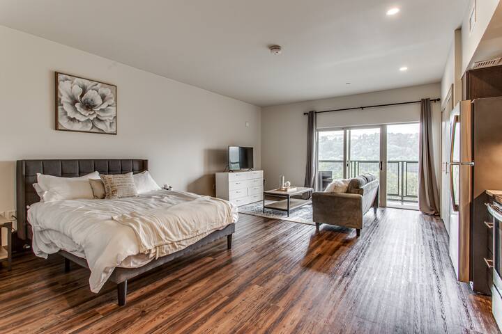 Spacious Studio in the Strip - Luxury Amenities