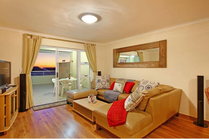 Stunning views 400m to beach front Eden On The Bay gallery image 5