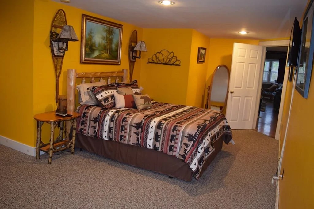 Dormitorio principal: cama tamaño queen (cama nido adicional no en la foto)