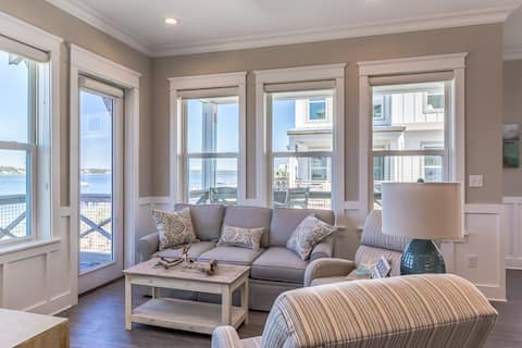 WATER FRONT! Pool Private Beach Dock Your own home