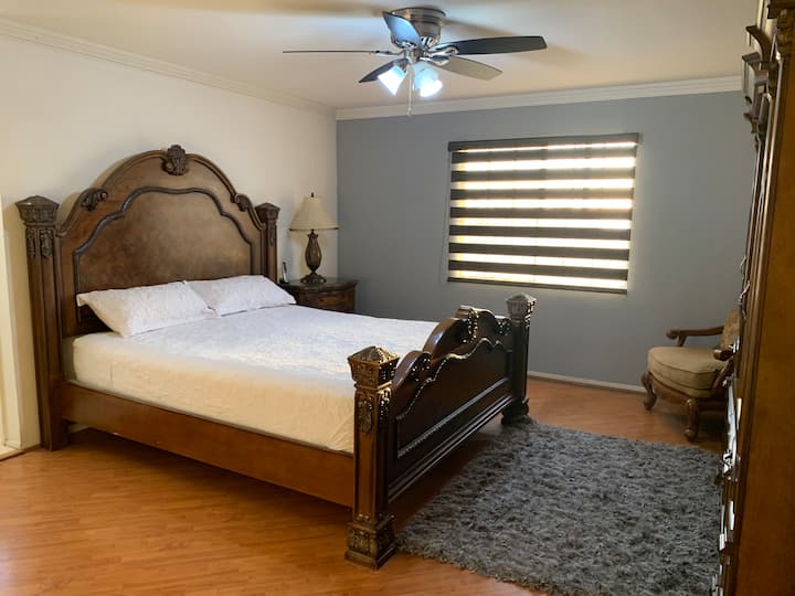 ห้องนอนใหญ่ (Master Bedroom)